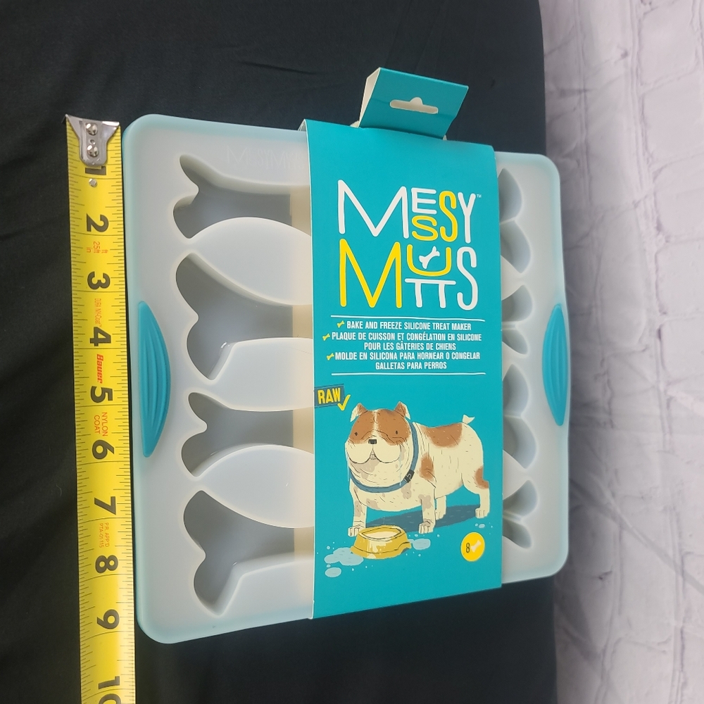 MessyMutts Bake and Freeze Silicone Treat Maker - Picture 6 of 10